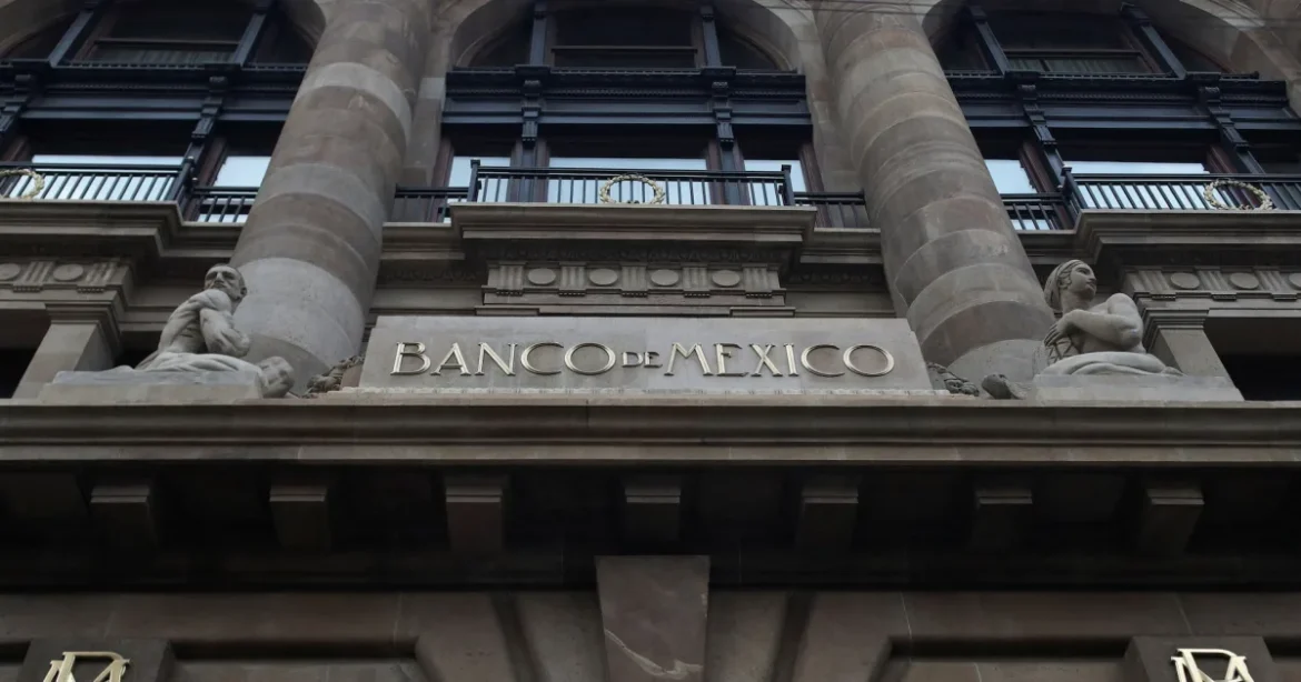 Banca Mexicului menține rata dobânzii și renunță la semnalul unei pauze prelungite