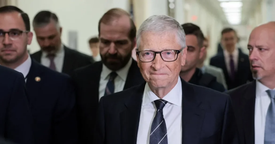 Bill Gates susține măsuri de siguranță pentru IA și cerințe legislative