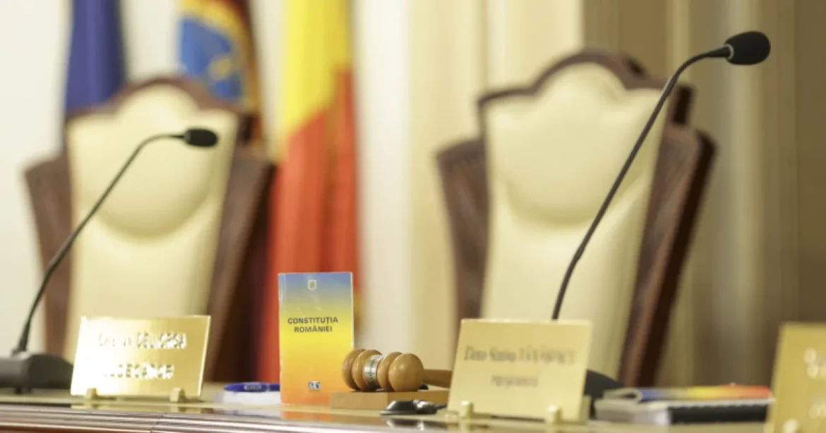 CCR amână pentru 30 septembrie decizia pe sesizarea lui Grindeanu privind Programul...