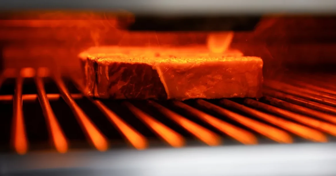 China adaugă un tarif de 55% la importurile de carne de vită din Brazilia