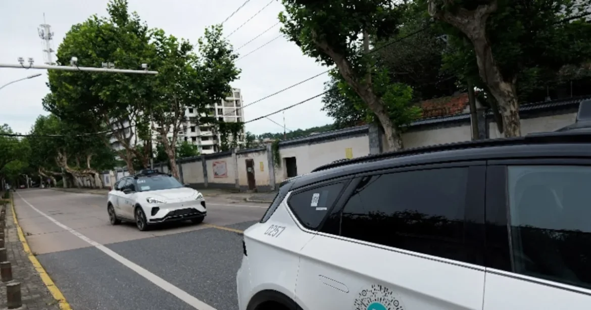 China vizează implementarea pe scară largă a vehiculelor autonome până în 2030