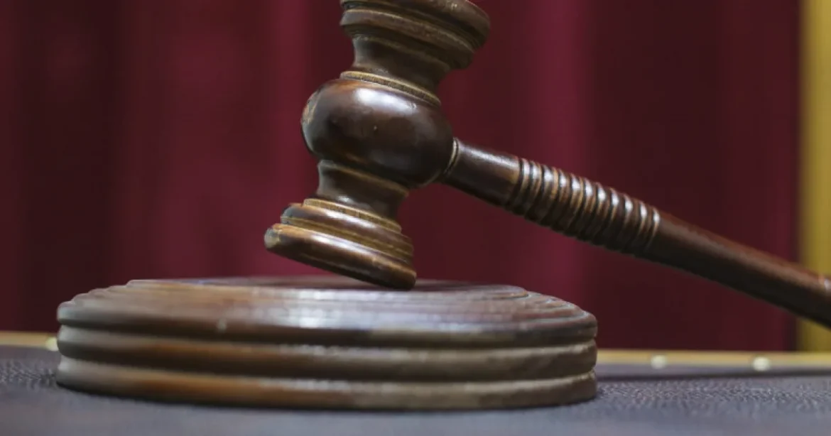 Femeie din Galați, obligată să plătească daune morale unui salon după recenzii negative