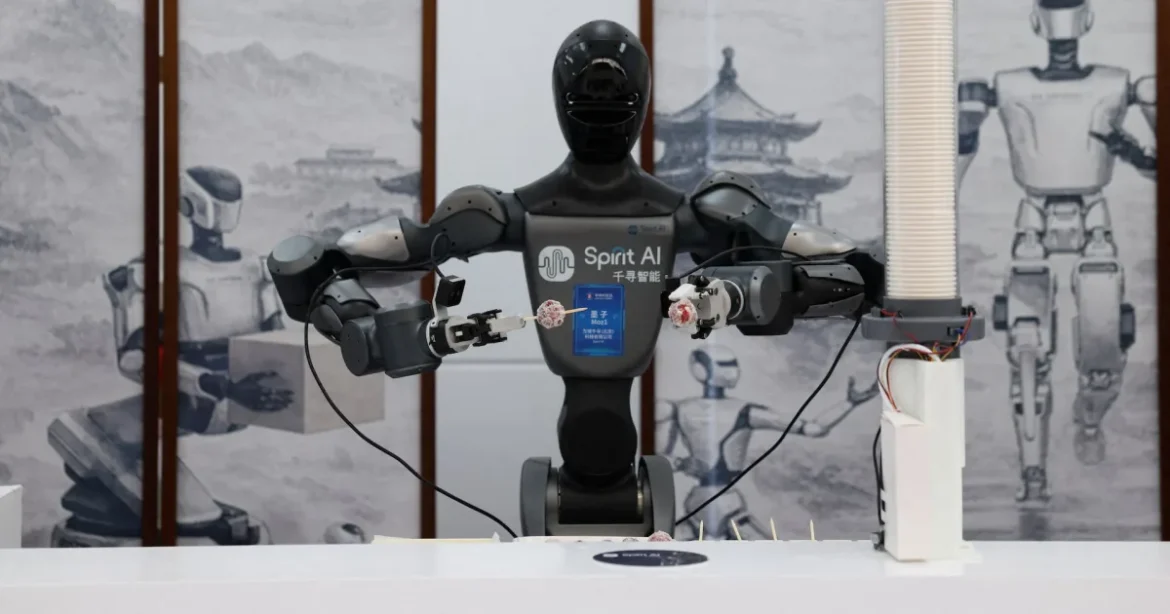 Fondatorul Spirit AI: creierul roboților marchează un progres în 2027