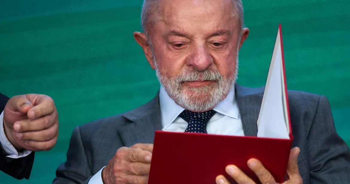 Lula l-ar învinge pe Bolsonaro în turul al doilea în Brazilia, arată un sondaj CNT/MDA
