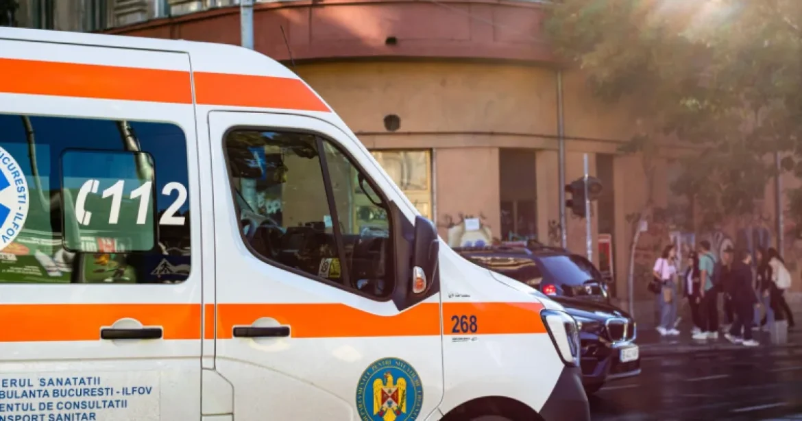Opt persoane care au atacat o ambulanță în august au fost...