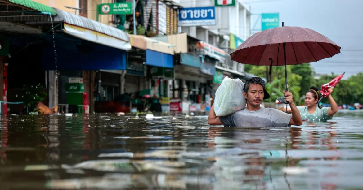 Thailanda acordă două zile libere în public din cauza inundațiilor