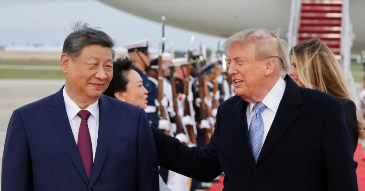 Trump spune că va discuta despre AI cu Xi, dar vrea să „lase lucrurile exact așa cum sunt”