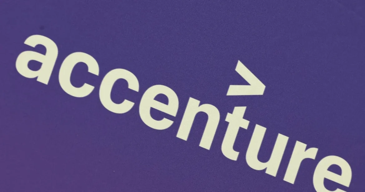 Accenture estimează vânzări anuale peste așteptări pe fondul cererii solide de consultanță