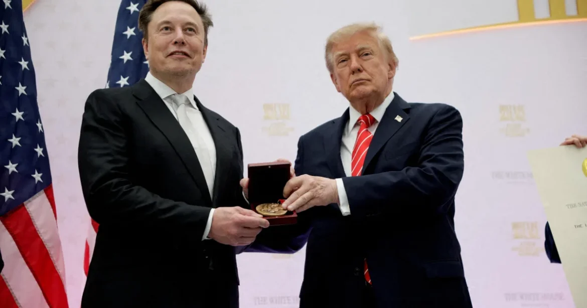Bagajul politic al lui Musk umbrește perspectivele unei înțelegeri SpaceX-Tesla