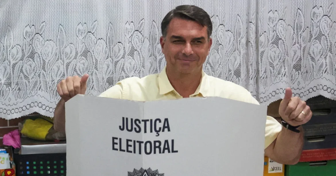 Bolsonaro câștigă detașat deși nu apare pe buletinul de vot