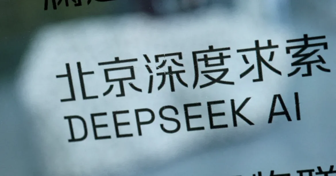 China: DeepSeek și MiniMax au primit aprobare pentru utilizarea globală a AI