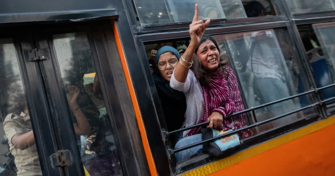 Evită poliția, ajunge la protest: noul joc politic online din India devine viral