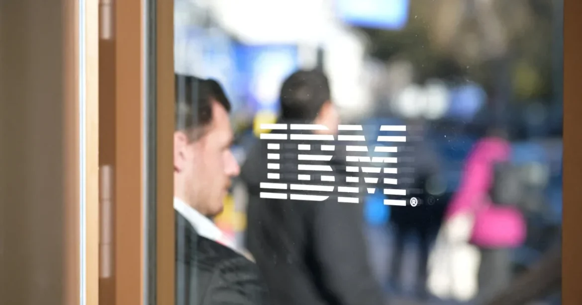 IBM scade, analiștii se îndoiesc de revenirea software