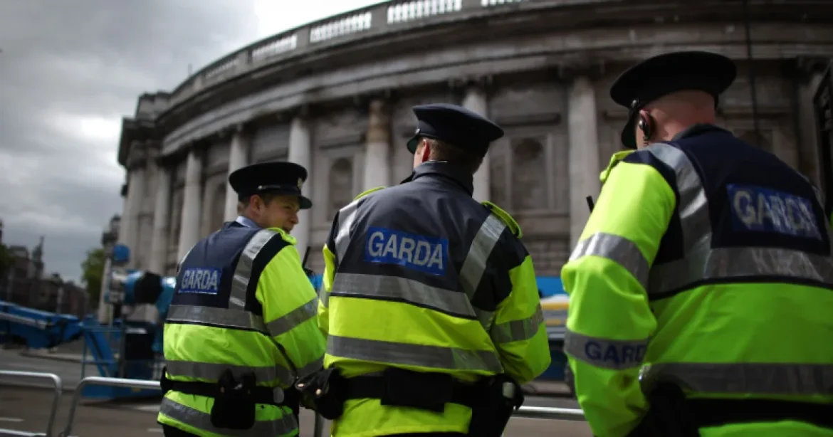 Irlanda a expulzat 24 de români condamnați penal, cu interdicție de revenire