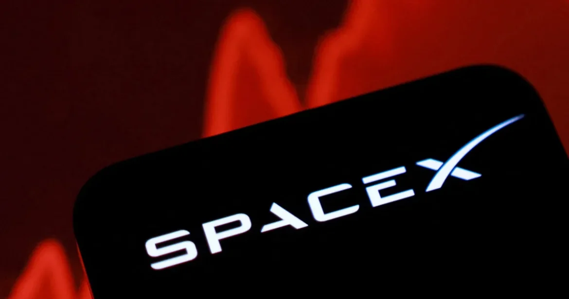 SpaceX solicită acces la 80.000 de turnuri celulare din SUA pentru rețeaua sa wireless