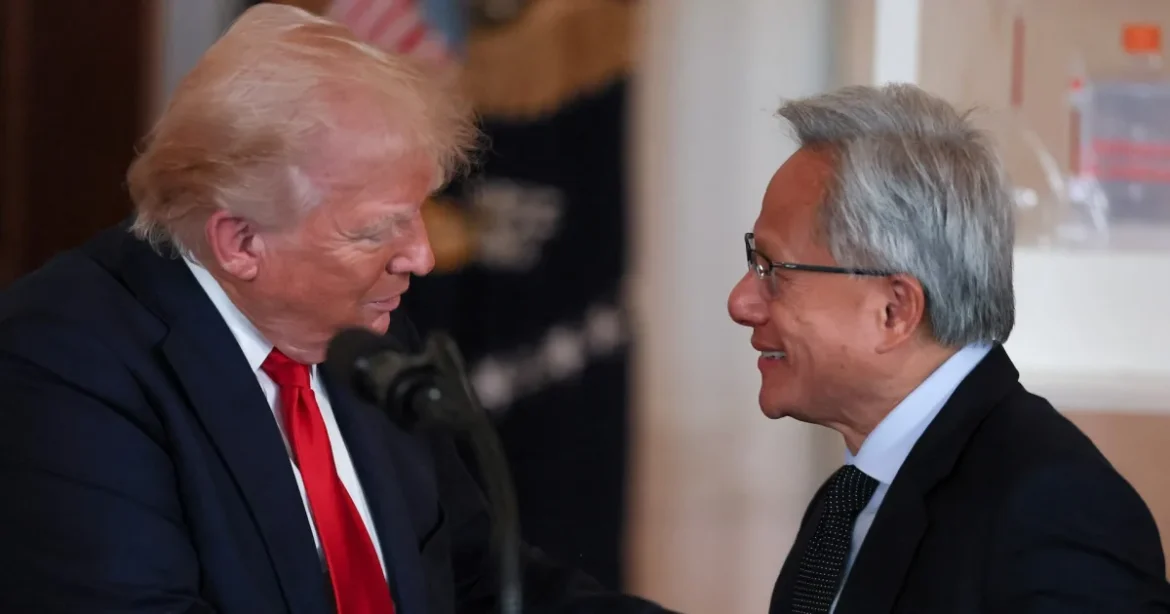 Trump dezvăluie tranzacții cu acțiuni Nvidia înainte de a-l onora pe CEO-ul Huang